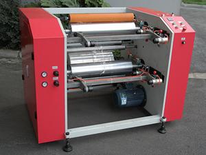 Cortadora rebobinadora semiautomática de cuatro ejes